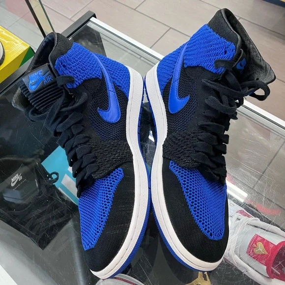 Air Jordan 1 Retro High Flyknit Royal Size 11 - Picture 4 of 7